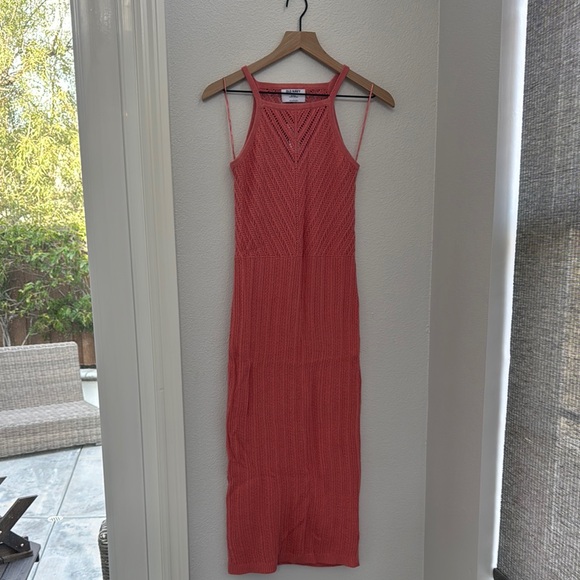 Old Navy Dresses & Skirts - Old Navy Pink Ribbed Sleeveless Halter Maxi Dress